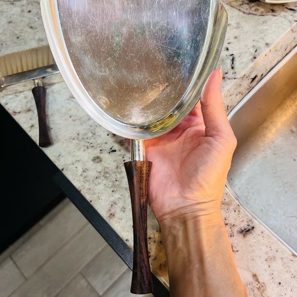Gorgeous Italian made Decor Silverplate and rosewood dustpan and brush - Picture 5 of 9